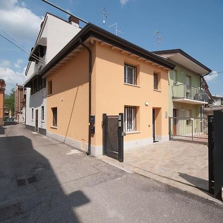 Casa Gemma - Big Family House With Free Parking Apartamento San Giovanni Lupatoto Exterior foto
