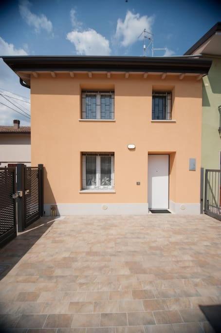 Casa Gemma - Big Family House With Free Parking Apartamento San Giovanni Lupatoto Exterior foto