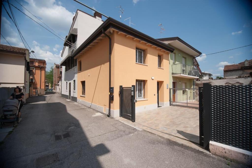 Casa Gemma - Big Family House With Free Parking Apartamento San Giovanni Lupatoto Exterior foto